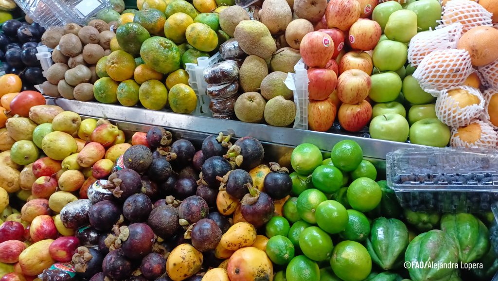 Se muestras diversidad de frutas